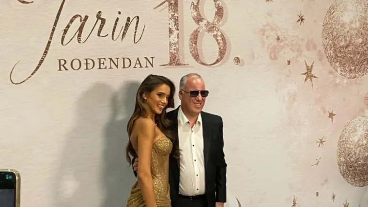 Kći Sa&scaron;e Matića proslavila 18. rođendan: Zablistala u zlatnoj haljini, a na slavlju pjevale zvijezde