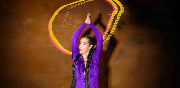 Ivana Banfić singlom &bdquo;Ima dima&ldquo; pali staru vatru koja nas je devedesetih nosila do jutra