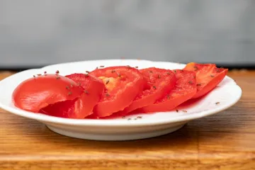 Jednostavna metoda protiv najezde voćnih mušica: Sve što vam treba već imate kod kuće