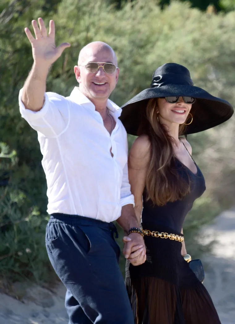 Bujno poprsje Bezosove supruge nije prošlo nezapaženo: Lauren je sve oborila s nogu