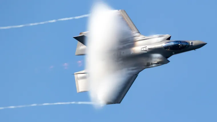 Francuski Rafalei, njemački Typhooni i danski F-16 polijeću! NATO šalje moćne avione Poljskoj