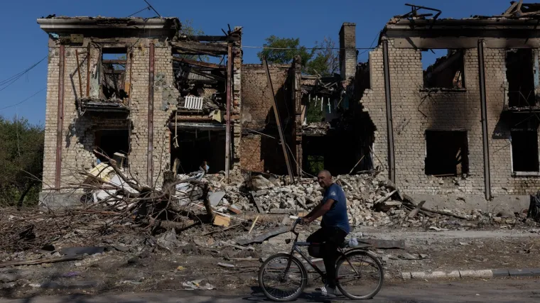 Dječaku su oči bile pune suza kad su ispričali njegovu potresnu priču, a ono što tvrde Rusi je - jezivo