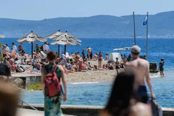 Indijac u Zadru pitao djevojčicu (12) smije li je poljubiti: 'To nedvojbeno ima spolnu konotaciju'