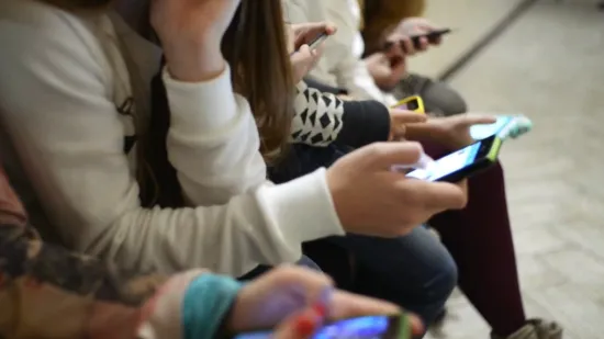 Hoće li Hrvatska zabraniti mobitele u školama? 'Naš klinac ima 12 godina i priličan problem'