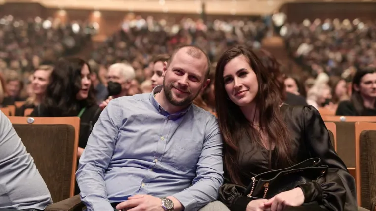 Borio se s porocima, a onda je upoznao nju: Tko je supruga Alana Hržice?