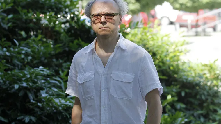 [KVIZ] Možeš li nastaviti stihove Azrinih pjesama?