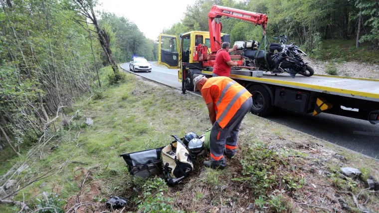 Stravičan sudar kod Trogira: Motociklist umro na mjestu, drugi završio u bolnici