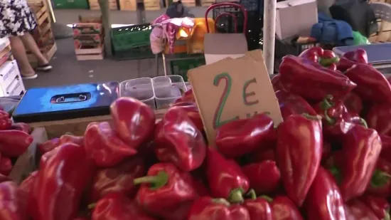 Ovo su cijene povrća za ajvar, a evo za koliko ga možete kupiti u trgovini: Isplati li se?