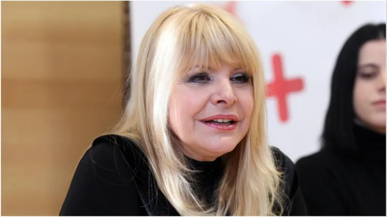 Poznati pjevač slao Hanki Paldum gole fotografije, a njezinu reakciju nije očekivao