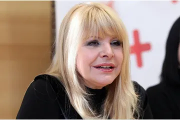 Poznati pjevač slao Hanki Paldum gole fotografije, a njezinu reakciju nije očekivao