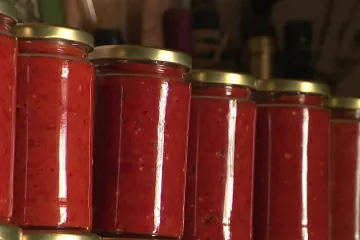 Domaći ili iz trgovine: Isplati li se više kupiti ili napraviti svoj ajvar? Donosimo računicu