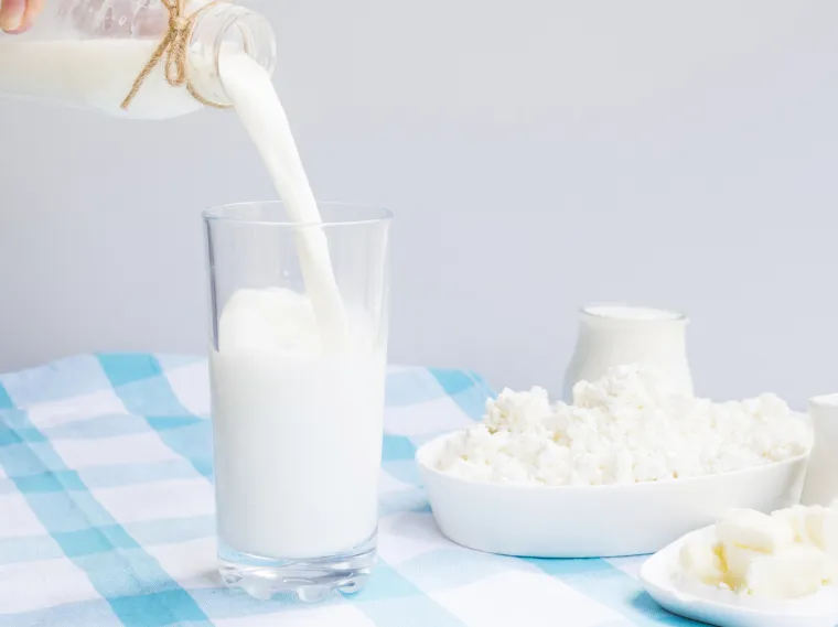 Mnogi rade istu grešku s jogurtom: Nutricionisti upozoravaju da tako bacate najzdraviji dio