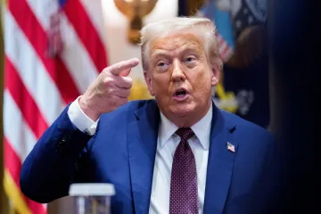 Više od sto tisuća ljudi ustalo protiv Trumpa: 'Nećemo stajati po strani dok nas uništava'