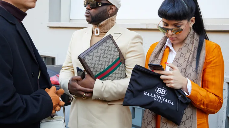 Gucci i Balenciaga u centru brutalnih napada: Iza svega stoje zloglasni 'lovci'