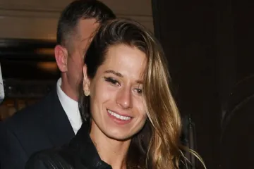 Tko je supruga Eda Sheerana? Profesionalno igra hokej i vje&scaron;to se skriva od očiju javnosti