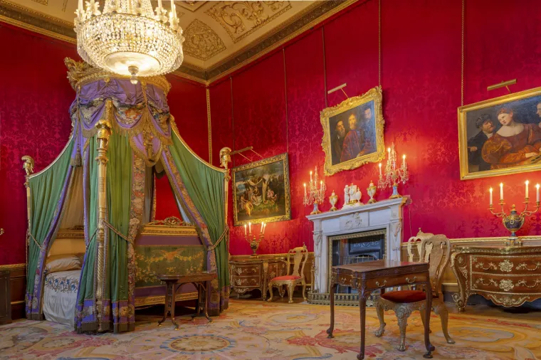 Zlatni detalji, kraljevski portreti i stol za 170 gostiju: Tu će noćiti Melanija i Donald Trump