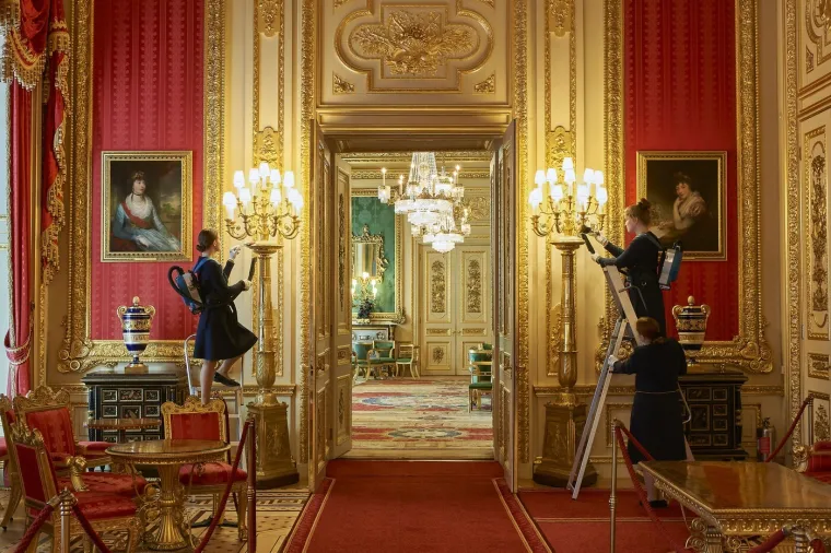 Zlatni detalji, kraljevski portreti i stol za 170 gostiju: Tu će noćiti Melanija i Donald Trump