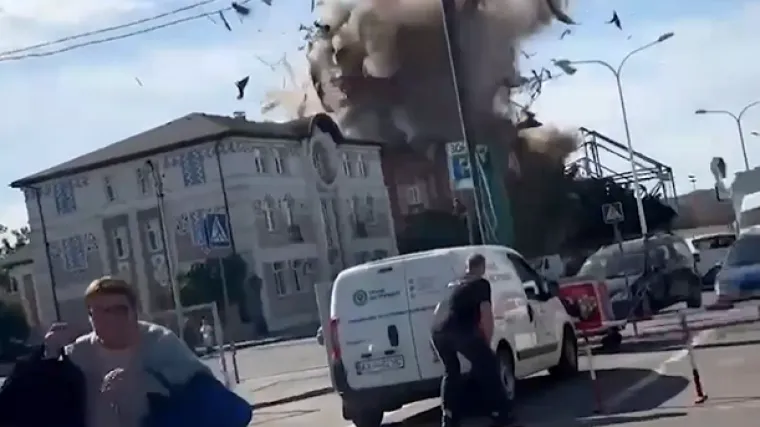 Uznemirujuća snimka: Bomba eksplodirala ljudima iznad glave dok su kupovali jaja