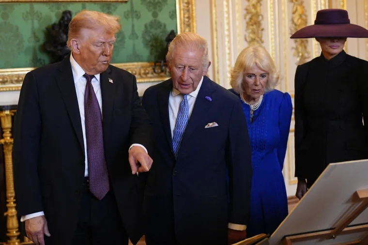 Melania Trump opet u centru pažnje: Zanimljivim šeširom zasjenila cijelu kraljevsku obitelj