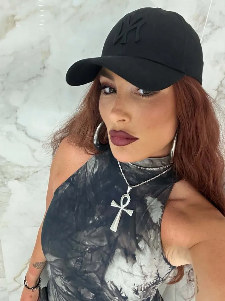 Senidah ispričala kako je započela njezina karijera: 'Tražila sam od sestre da izbriše snimku'