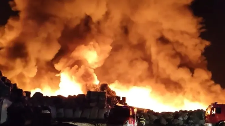 Zrakom je letjela plastika, vatrogasci su se danima borili sa stihijom