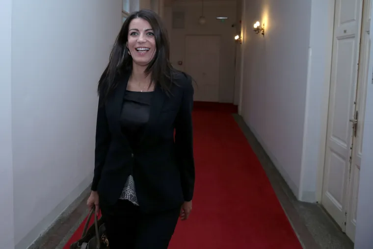 Evo kako je 'kninska kraljica' izgledala kada je prije deset godina ušetala u Sabor