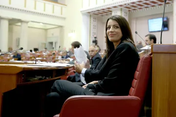 Evo kako je 'kninska kraljica' izgledala kada je prije deset godina ušetala u Sabor