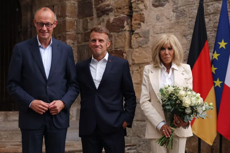 Macron zbog glasina da mu je supruga ustvari muškarac podigao tužbu: 'To je nužno...'