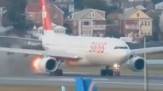 Pogledajte zastrašujući trenutak: Iz motora aviona tijekom polijetanja grunuo plamen