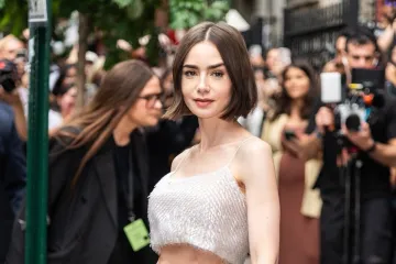 Glavna zvijezda serije 'Emily in Paris' zabrinula fanove zbog izgleda, ponovno boluje od anoreksije?