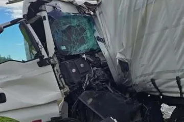 Potresni prizor s A3: Vatrogasci izvlačili vozača iz zgnječene kabine kamiona, stvorile se ogromne gužve