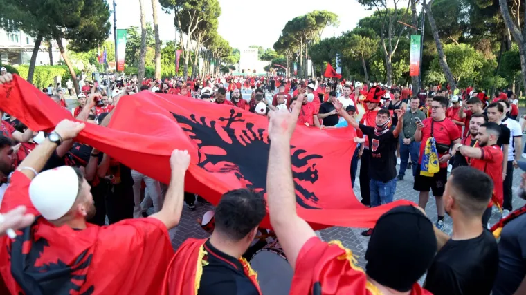 Albanski navijači su svima 'noćna mora': Srbi u strahu od nove invazije