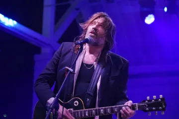 Kaos u zagrebačkom baru: Frotmen kultnog benda razbio klavijature i naprasno prekinuo koncert