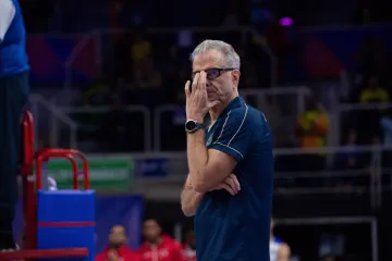 Ovo slama srce! Izbornik prije utakmice doznao da mu je umrla majka, tužna snimka obilazi svijet