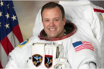 Astronaut koji je više puta putovao u svemir godinama prenosi poruku čovječanstvu: 'Živimo laž'