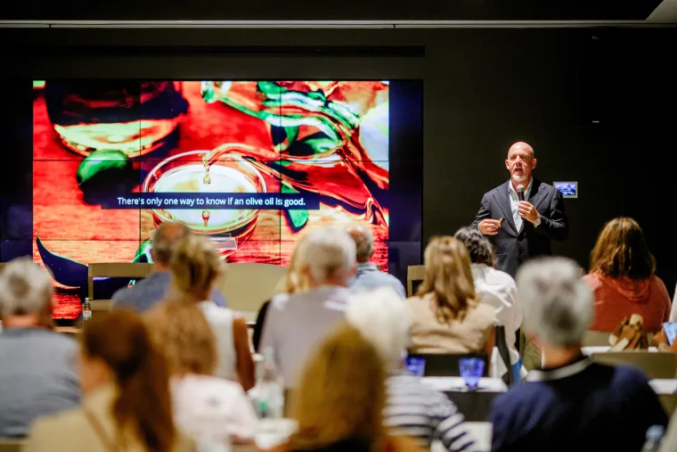 Brač u znaku maslina: Svjetski simpozij u Postirama okupio elitu maslinarstva