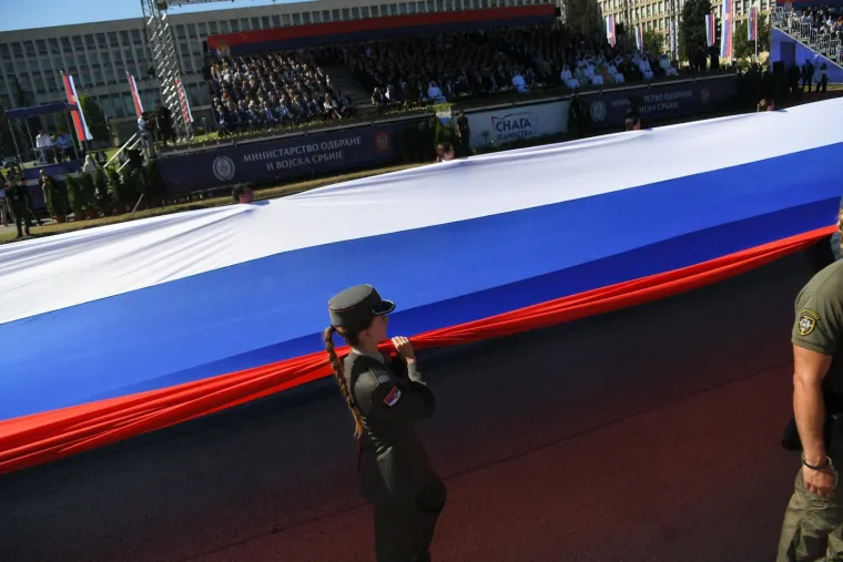 Veliki vojni mimohod u Srbiji: Letjeli bombarderi, MiG-ovi i moćni Rafalei