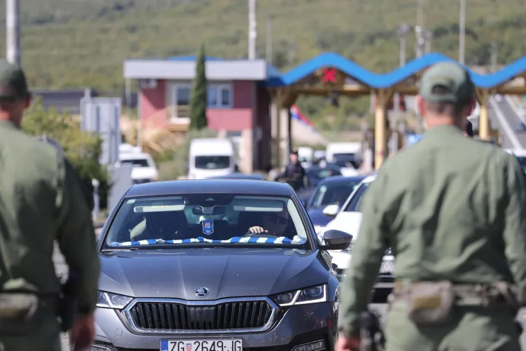 Navijači Dinama približili se Splitu, policije ima na sve strane: Evo kako to izgleda