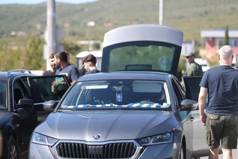 Navijači Dinama približili se Splitu, policije ima na sve strane: Evo kako to izgleda