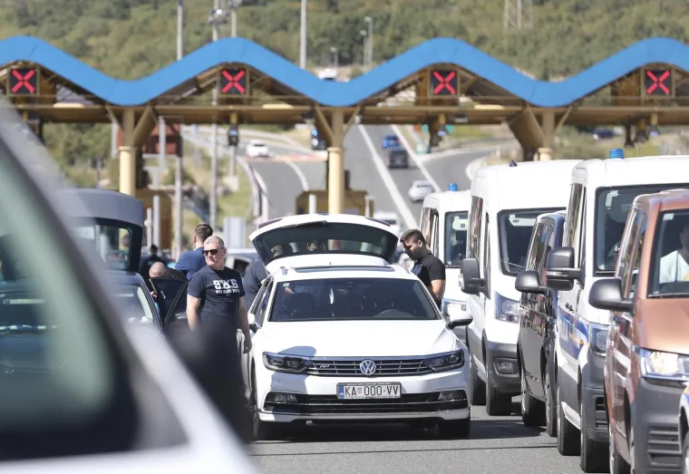 Navijači Dinama približili se Splitu, policije ima na sve strane: Evo kako to izgleda