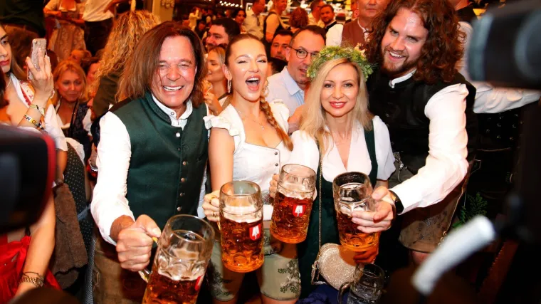 Oktoberfest ludilo! Tko preživi – pričat će: Krigla piva 15 eura, a opet sve puno