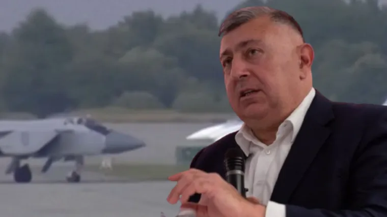 'Putin je oportunist, kao Milošević, a ako NATO šuti sutra ćemo gledati 19 raketa iznad Berlina'