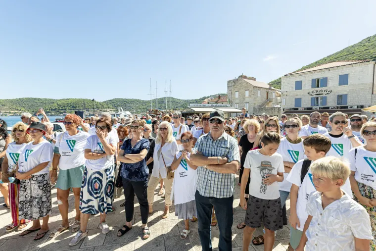 'Ako nam uzmete vodu, kako ćemo piti bevandu? 'Višani ogorčeni zbog vodovoda, Ministarstvo ima novi prijedlog