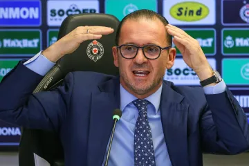 Kaos na derbiju Partizana i Zvezde: Mijatović ušao u otvoren sukob, morali su ga odvući