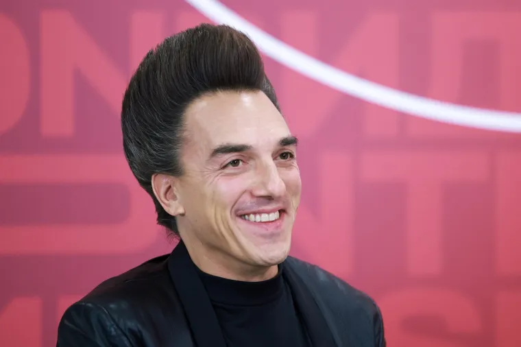 Tko je predstavnik Srbije na Interviziji? Čovjek neviđene frizure zapravo skriva mnoge talente