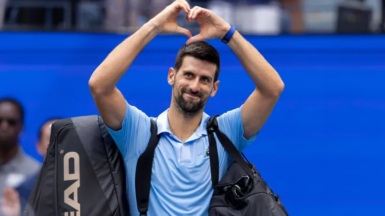 Đoković nema mira ni u Grčkoj: Zgodna pjevačica ga traži po svaku cijenu