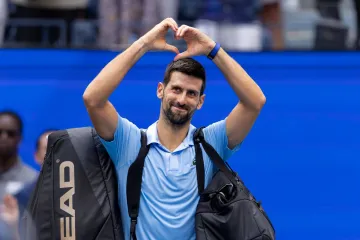 Đoković nema mira ni u Grčkoj: Zgodna pjevačica ga traži po svaku cijenu