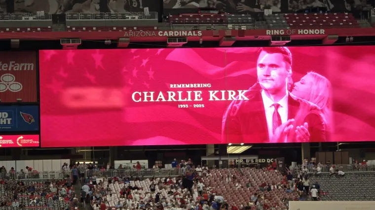 Vance se obratio na komemoraciji: 'Nakon Charlijeve smrti, vidjeli smo neke od najgorih dijelova čovječanstva'