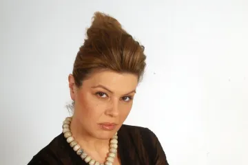 Razvela se dvaput, glumom osvojila publiku, a smrt sestre je shrvala: Ovako se mijenjala Mia Begović