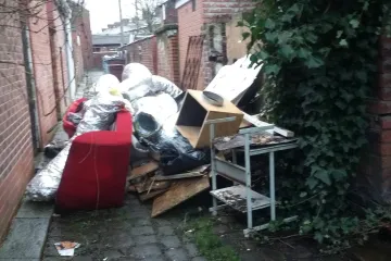 I ova je ulica bila preplavljena smećem do krova, a onda su stanari preuzeli stvar u svoje ruke i stvorili pravu oazu